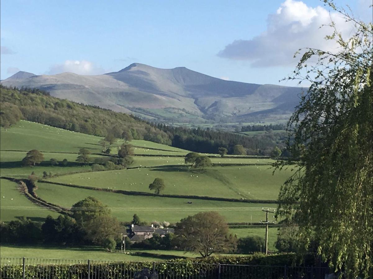 Cosy Arts & Crafts Cottage With Stunning Views Brecon Exterior foto